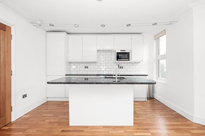 2 Bedroom Flat For Sale In East Dulwich Grove, East Dulwich, SE22