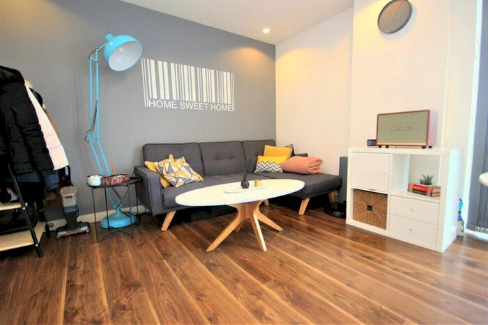 2 Bedroom Flat To Rent In Number One, Media City Uk, Salford, M50