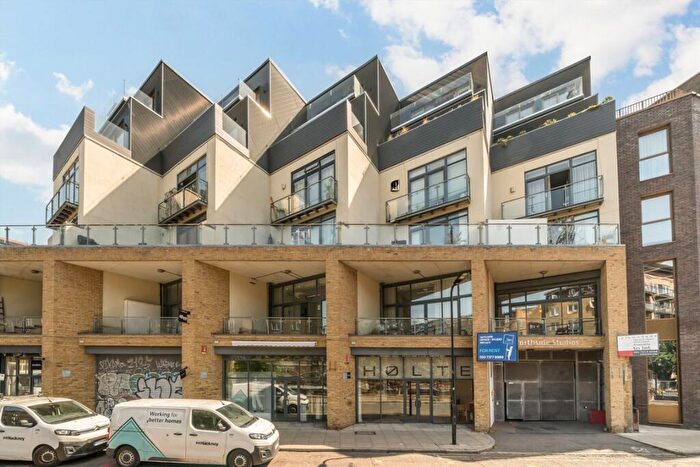2 Bedroom Flat To Rent In Andrews Road, Broadway Market, E8
