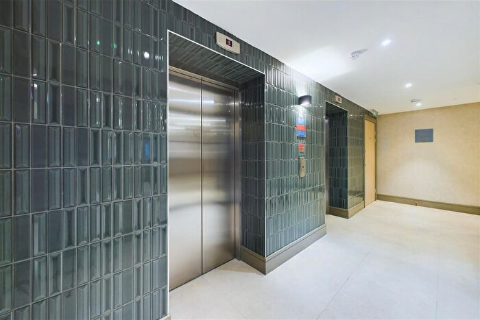 1 Bedroom Flat To Rent In Beverley Way, London, SW20