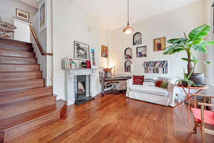 2 Bedroom Flat To Rent In Harrington Gardens, London, SW7