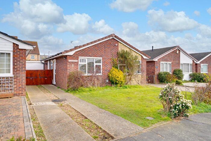 2 Bedroom Detached Bungalow For Sale In Church Leys, Fenstanton, Huntingdon, Cambridgeshire, PE28