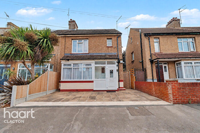 3 Bedroom Semi-Detached House For Sale In Recreation Road, Clacton-On-Sea, CO15
