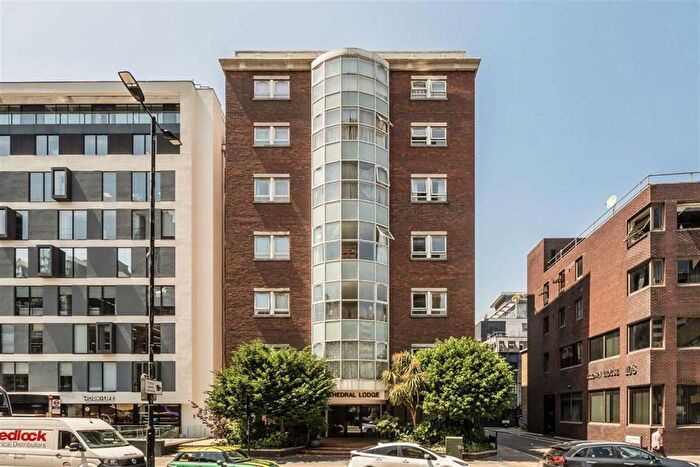 2 Bedroom Flat For Sale In Aldersgate Street, London, EC1A