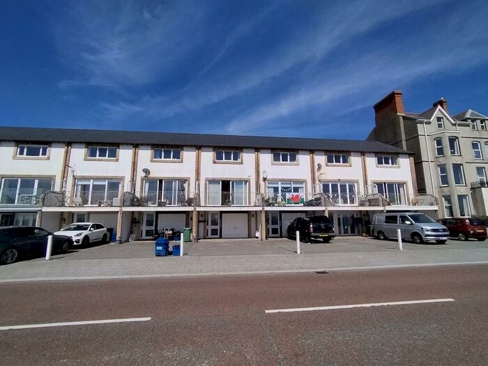 4 Bedroom House To Rent In Min Y Traeth, Pwllheli, LL53