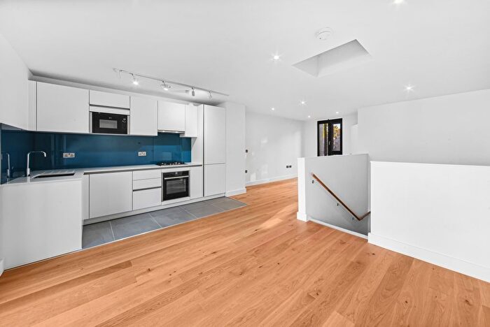 2 Bedroom Flat To Rent In Greenwich Park Street, London, SE10