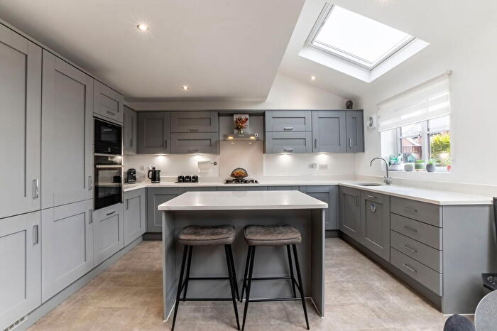 4 Bedroom Detached House For Sale In Oatlands Drive, Wixams, MK45