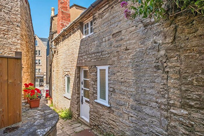 2 Bedroom Property For Sale In Cliff Place, Swanage, BH19