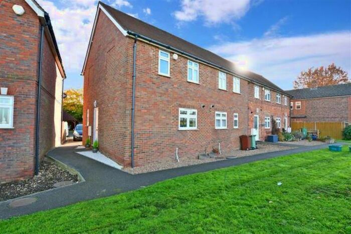 2 Bedroom End Of Terrace House To Rent In Nettlestead Oast, Maidstone Road, Paddock Wood, Tonbridge, TN12