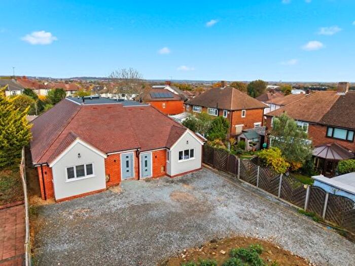 3 Bedroom Bungalow For Sale In Peachtree Close, Hainault, IG7