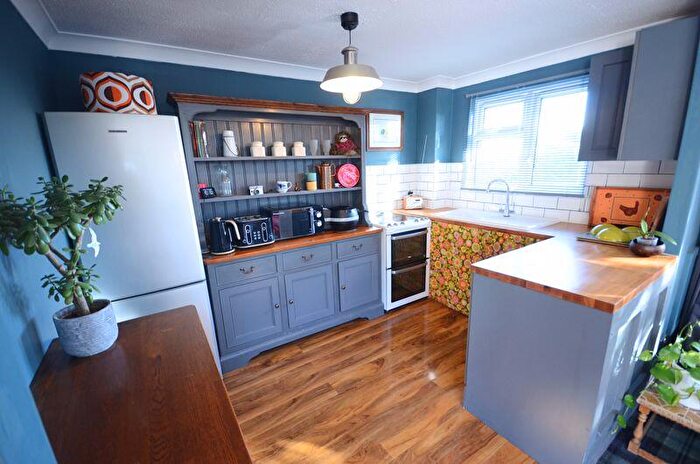 2 Bedroom Flat For Sale In Derby Road, Bournemouth, BH1