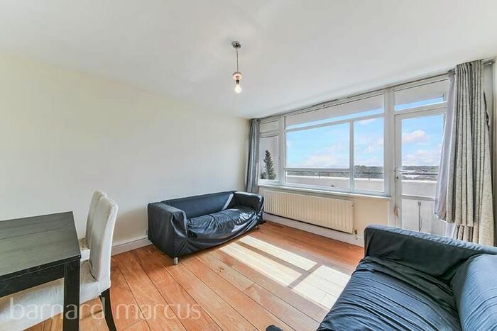 2 Bedroom Flat To Rent In Wimbledon Park Side, London, SW19