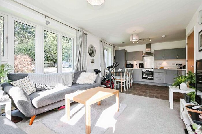 2 Bedroom Apartment For Sale In New House Farm Drive, Northfield, Birmingham, B31
