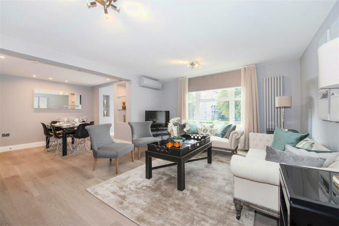 3 Bedroom Apartment To Rent In St. Johns Wood Park, London, NW8