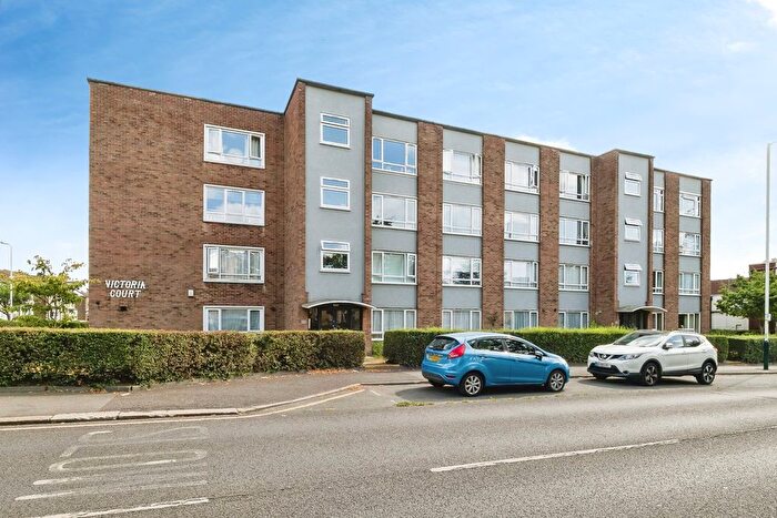 2 Bedroom Flat For Sale In Victoria Court, Victoria Road, Romford, RM1