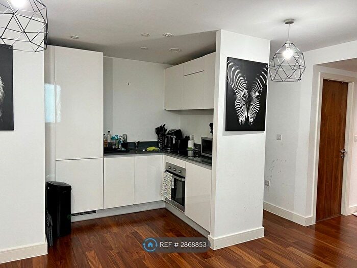 2 Bedroom Flat To Rent In Metropolitan House, Birmingham, B16