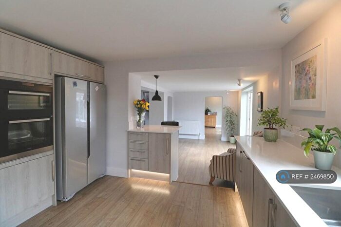 5 Bedroom Detached House To Rent In Church Crookham, Fleet, GU52