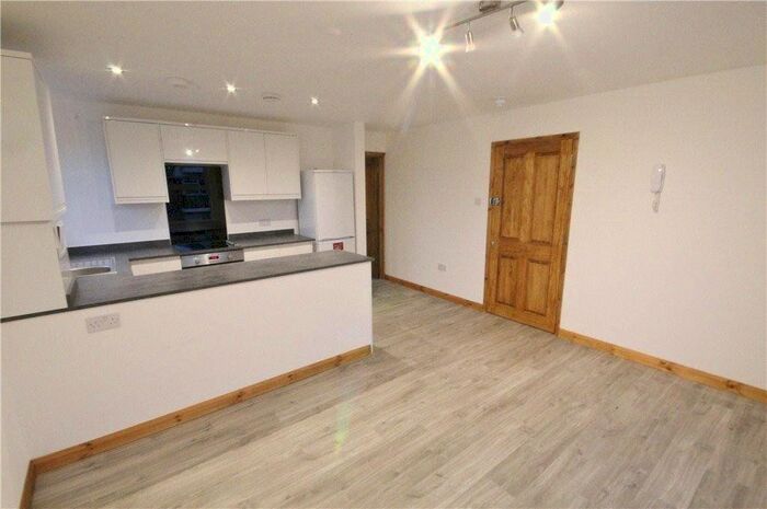 1 Bedroom Flat To Rent In Corrie Road, Addlestone, Surrey KT15