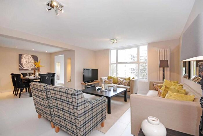 3 Bedroom Apartment To Rent In St Johns Wood Park, St Johns Wood, NW8