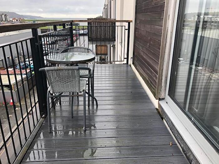 2 Bedroom Apartment To Rent In Brittany Street, Millbay, PL1