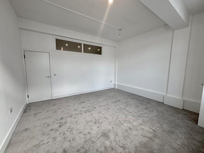 2 Bedroom Flat To Rent In Woolwich, SE18