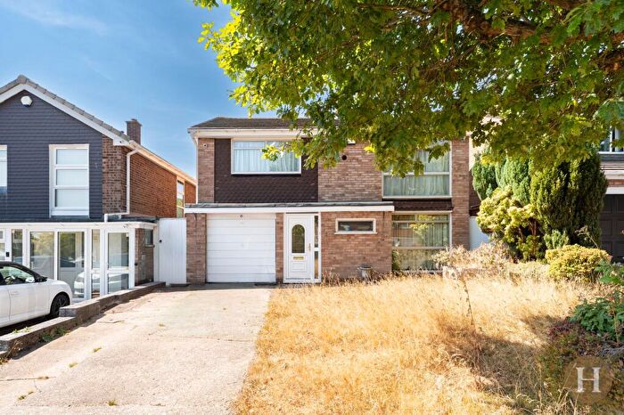 4 Bedroom Detached House For Sale In Norwich Drive, Birmingham, B17