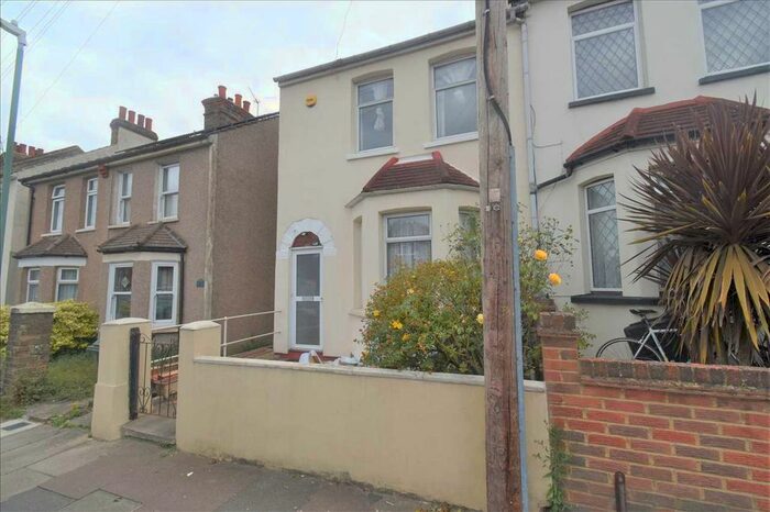 3 Bedroom Property To Rent In Shenley Road, Dartford, DA1