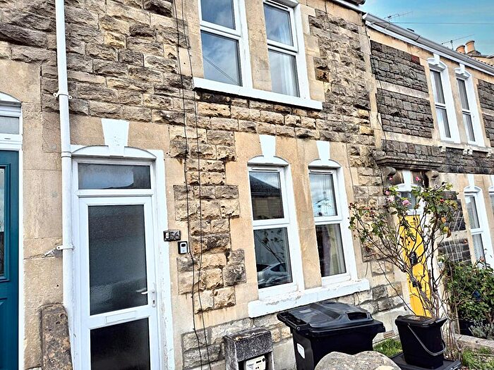 Terraced House To Rent In Maybrick Road, Bath, Somerset, BA2