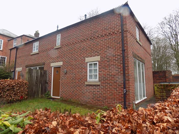 2 Bedroom Town House For Sale In Madge Mews, Ashbourne, DE6