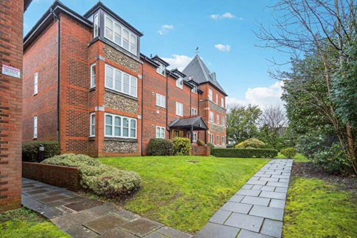 2 Bedroom Apartment To Rent In Watford Road, Northwod, HA6