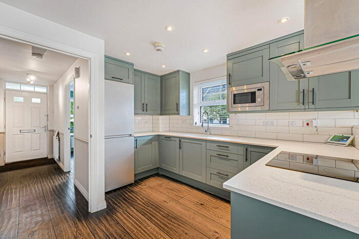 4 Bedroom Semi Detached House For Sale In Lorimer Row, Bromley, BR2