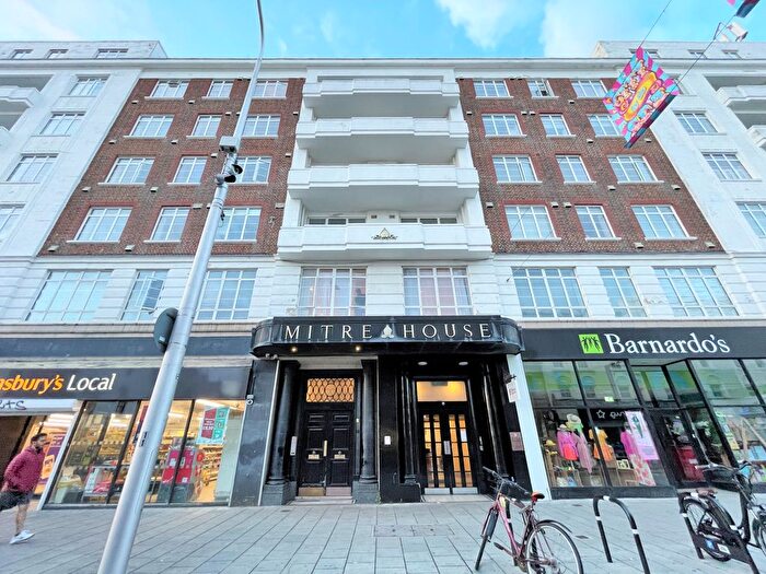 2 Bedroom Flat For Sale In Western Road, Brighton, BN1