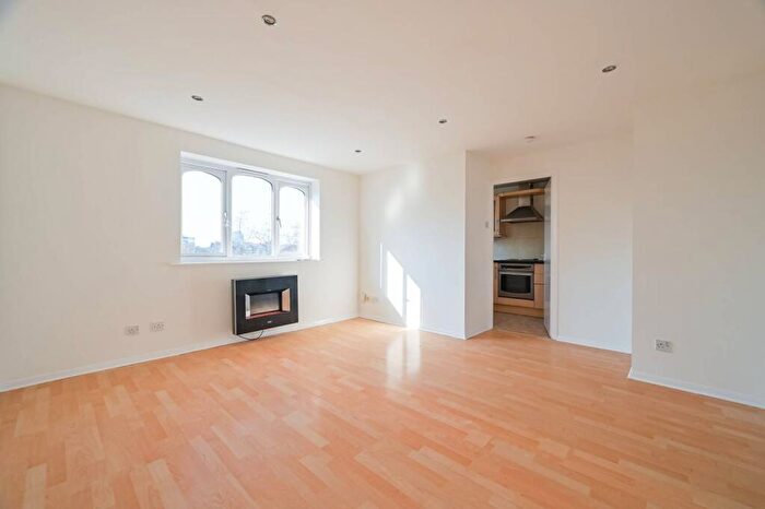 2 Bedroom Flat For Sale In Telegraph Place, Canary Wharf, London, E14