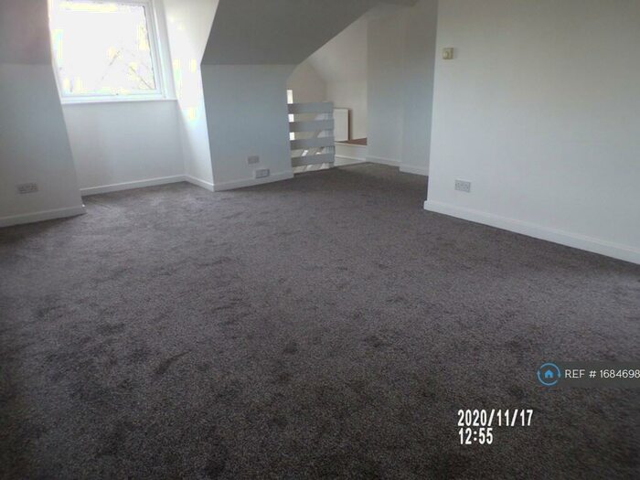 2 Bedroom Penthouse To Rent In Cossington Road, Westcliff-On-Sea, SS0