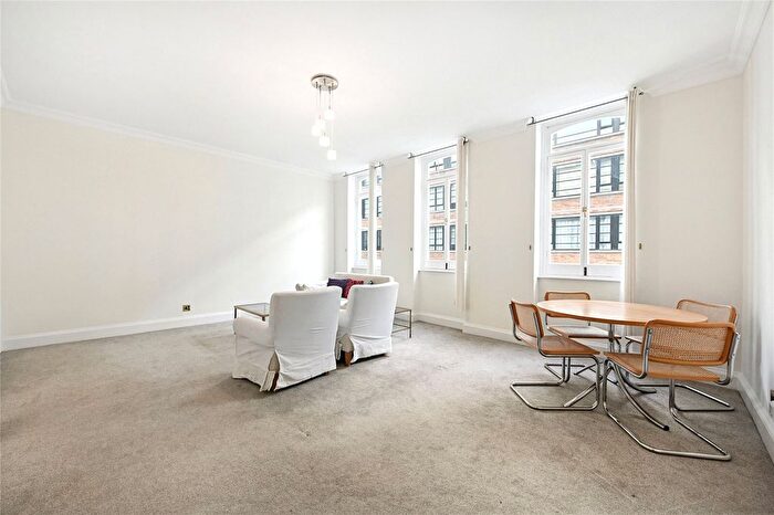 2 Bedroom Flat To Rent In Clarges Street, Shepherd Market, W1J