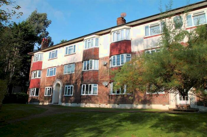 2 Bedroom Flat To Rent In Hadley Hall, Lynwood Grove, London N21