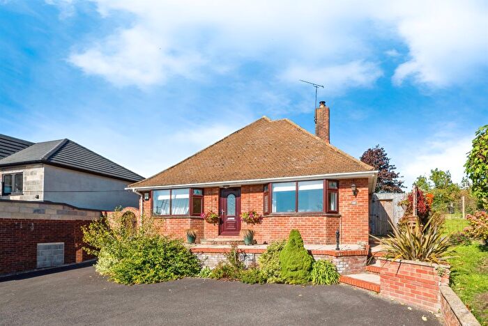 4 Bedroom Bungalow For Sale In Purton Road, Swindon, SN2