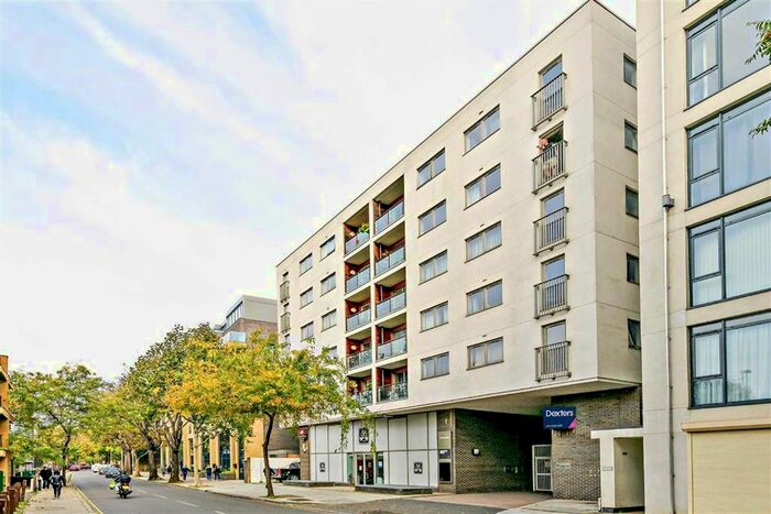 2 Bedroom Flat To Rent In Long Lane, London, SE1