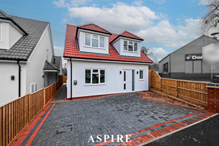 4 Bedroom Detached House For Sale In Berry Lane, Langdon Hills, Basildon, SS16