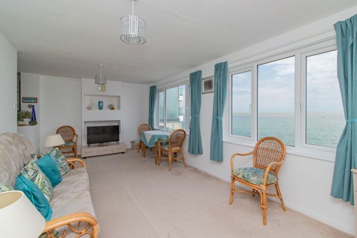 1 Bedroom Flat For Sale In Granville Marina, Ramsgate, CT11