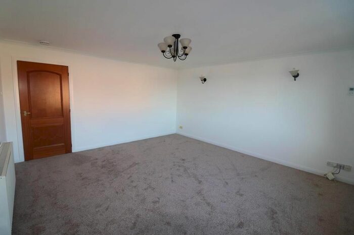 2 Bedroom Flat To Rent In Links View, Top Floor, AB24