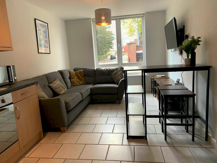 2 Bedroom Flat To Rent In Apartment, Laureate House, LN1