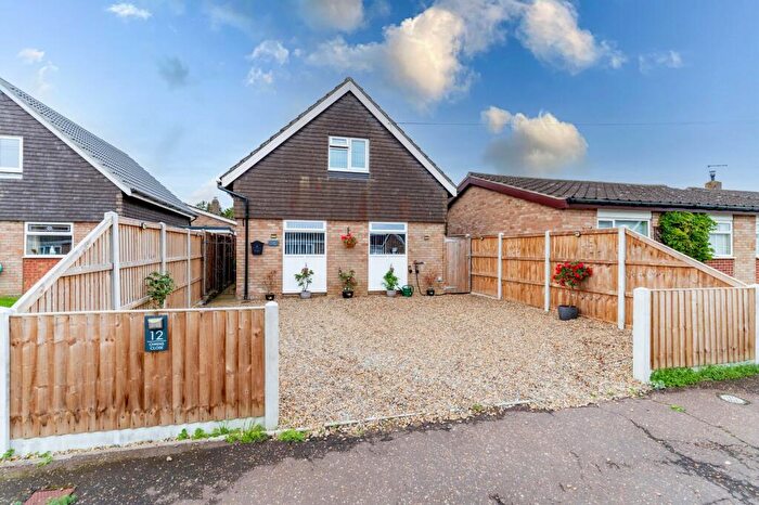 3 Bedroom Detached House For Sale In Owens Close, Long Stratton, NR15