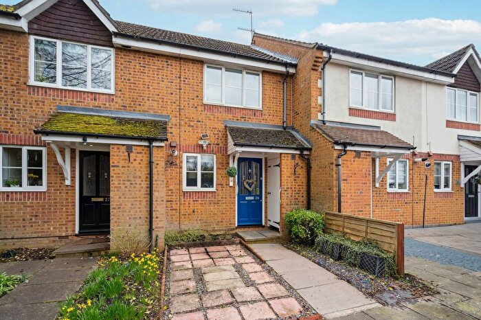 2 Bedroom Terraced House For Sale In Gisburne Way, Watford, WD24