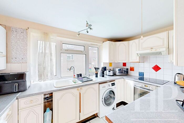 2 Bedroom Flat To Rent In Caburn Court, Crawley, RH11