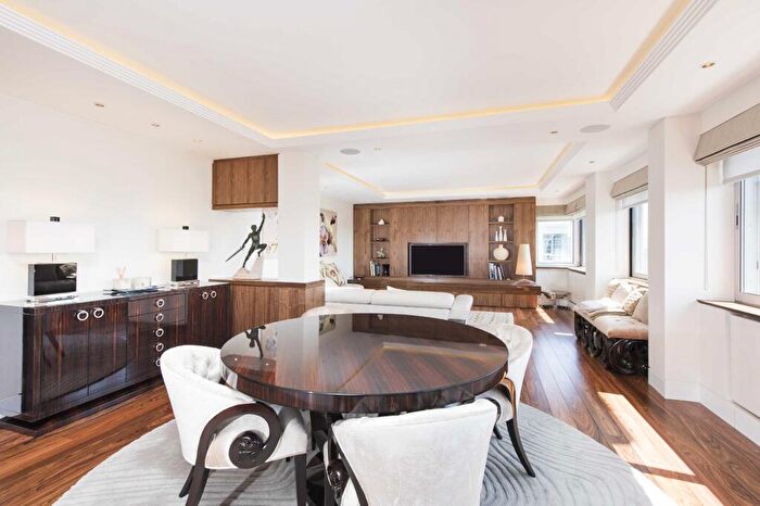 2 Bedroom Apartment For Sale In Avenue Road, St John's Wood, London, NW8