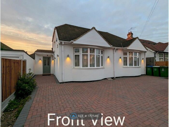 5 Bedroom Bungalow To Rent In Welling, Welling, DA16