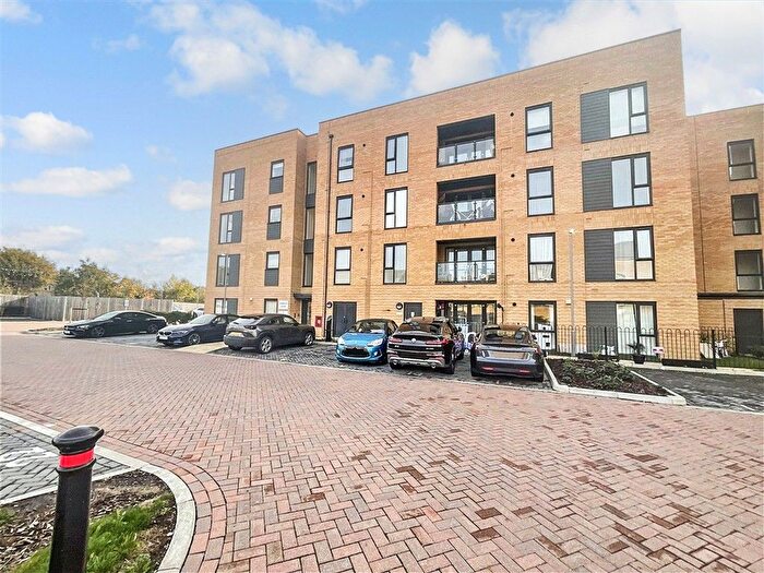 2 Bedroom Flat For Sale In Windstar Drive, South Ockendon, Essex, RM15