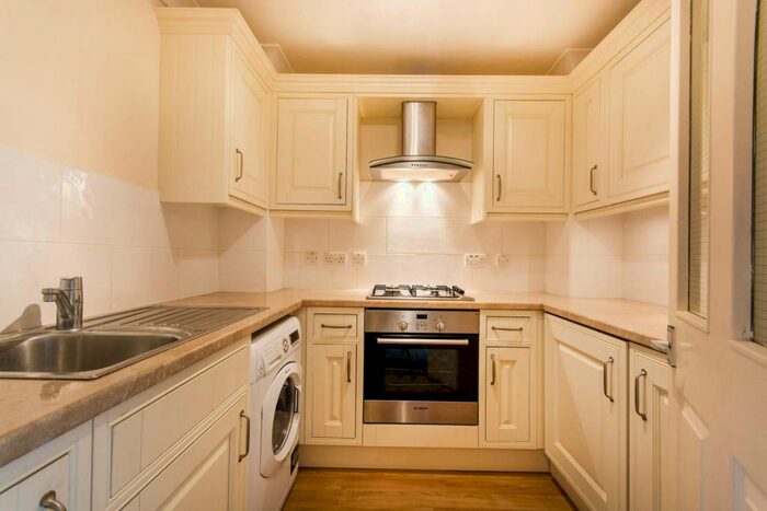 2 Bedroom Flat To Rent In Worcester Road, Sutton, SM2