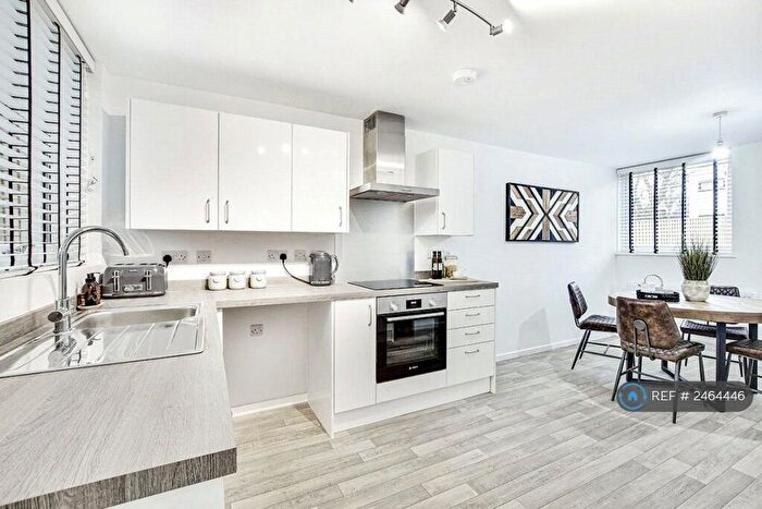 2 Bedroom Maisonette To Rent In Princess Mary Avenue, Chatham, ME4